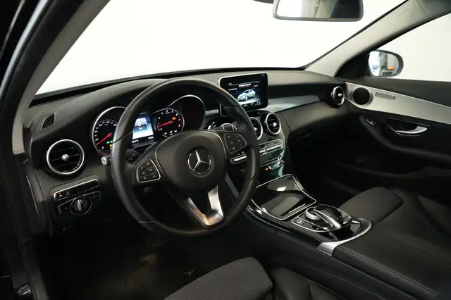 Mercedes-Benz C-Class view 5
