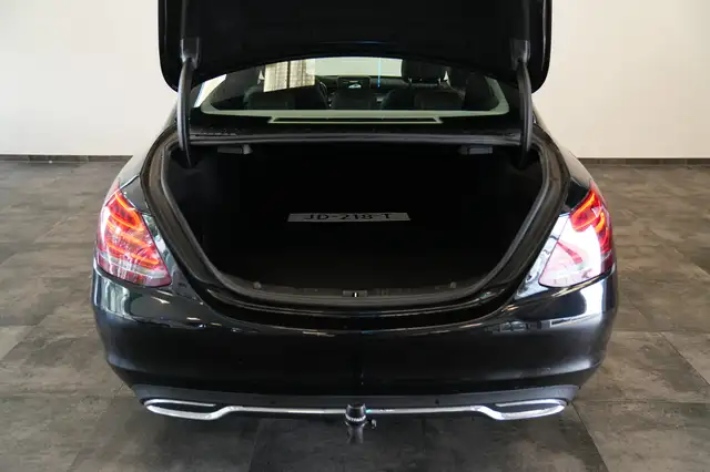 Mercedes-Benz C-Class view 20