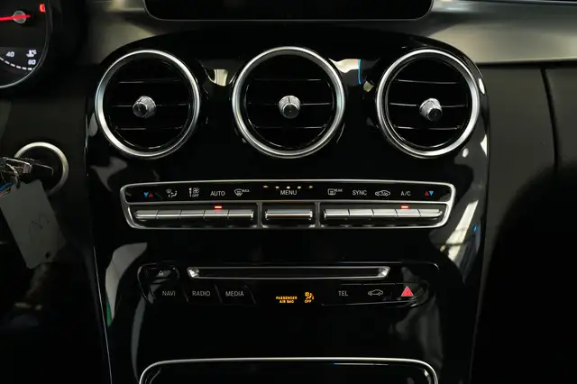 Mercedes-Benz C-Class view 13