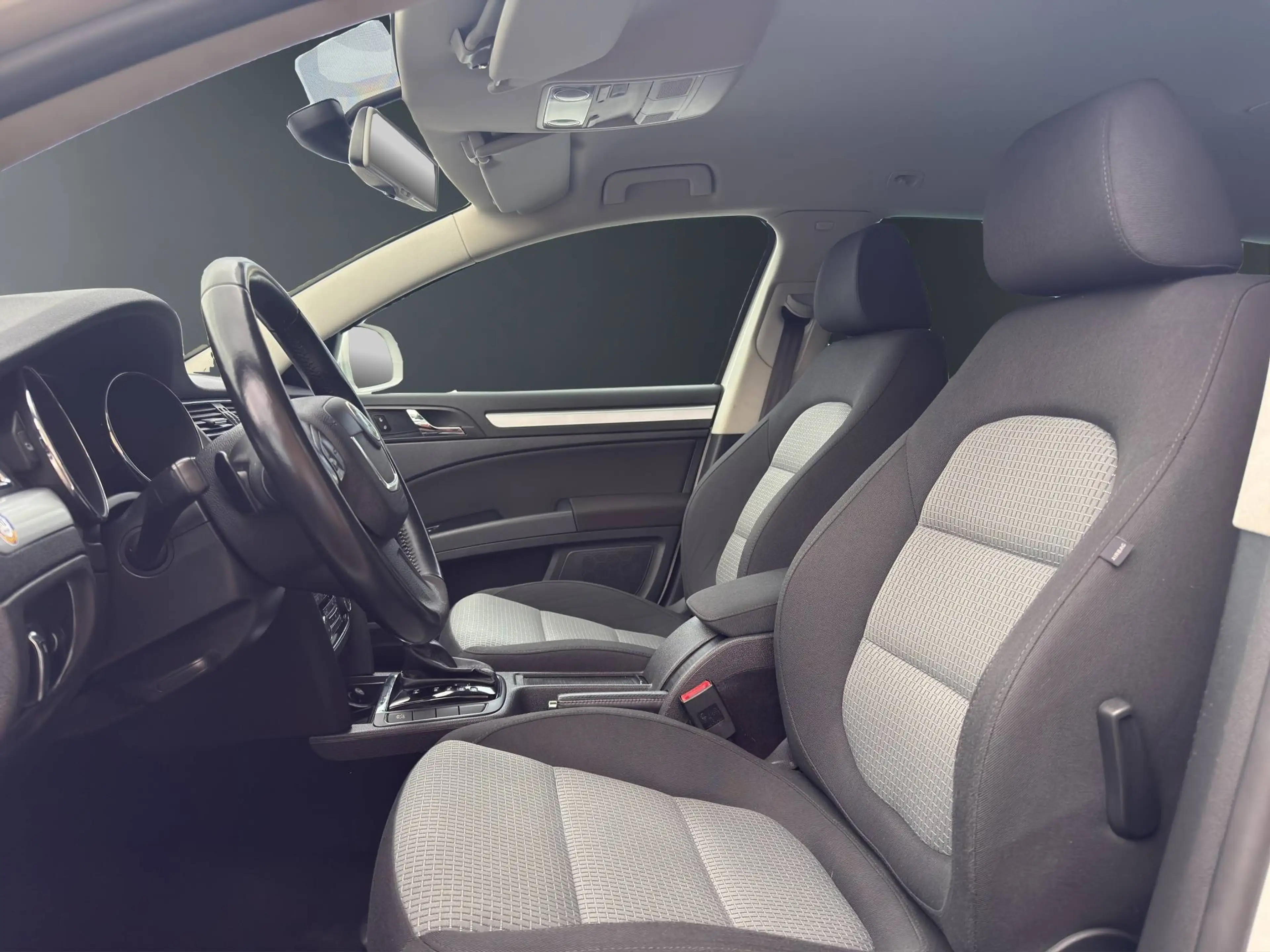 Skoda Superb 2.0 TDI Combi Ambition Automatik — photo 9