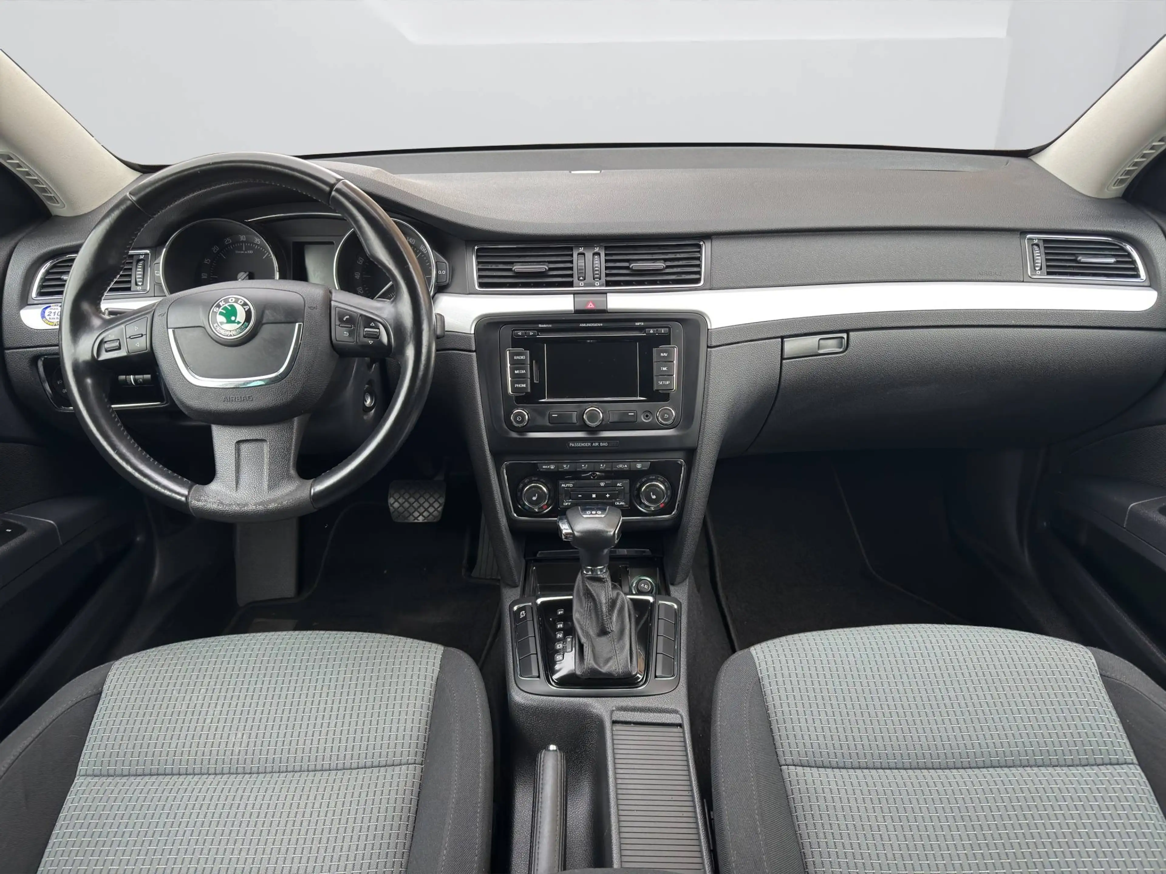 Skoda Superb 2.0 TDI Combi Ambition Automatik — photo 13