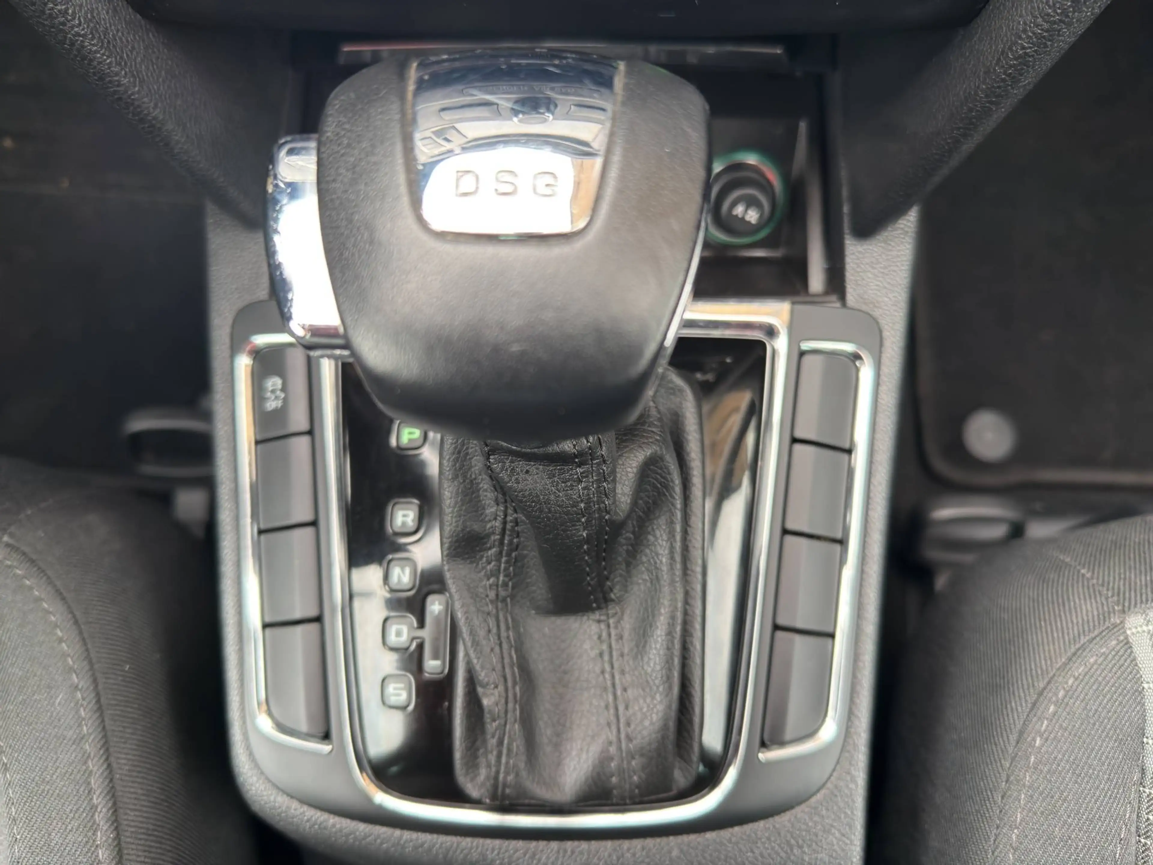 Skoda Superb 2.0 TDI Combi Ambition Automatik — photo 14