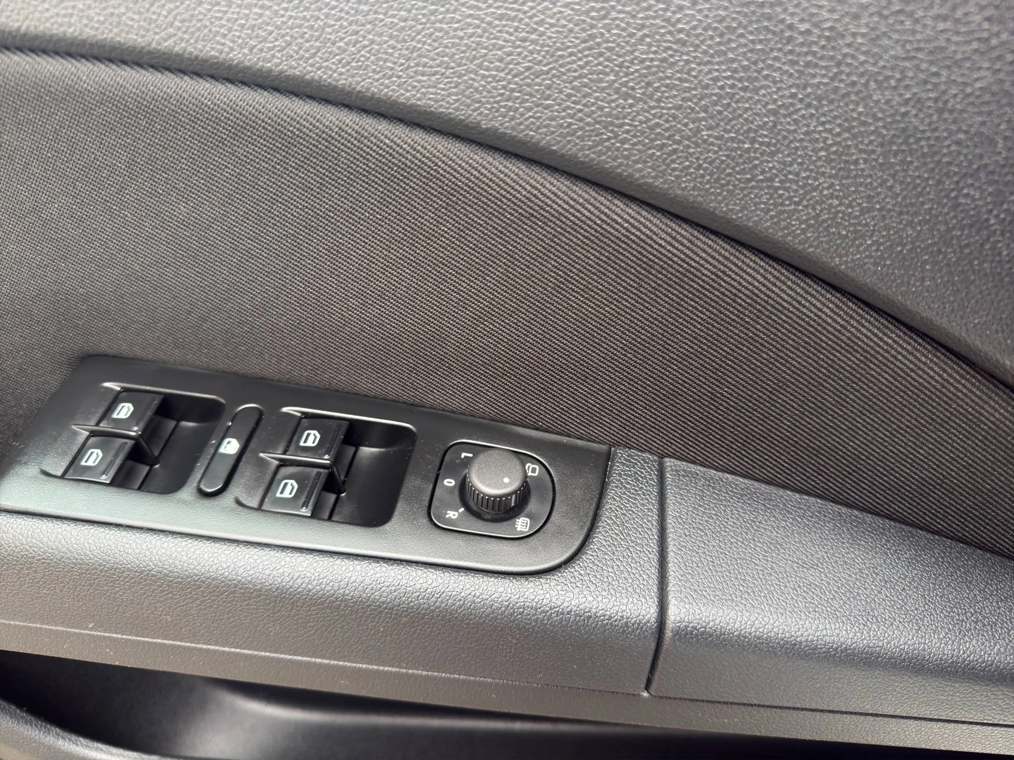 Skoda Superb 2.0 TDI Combi Ambition Automatik — photo 11