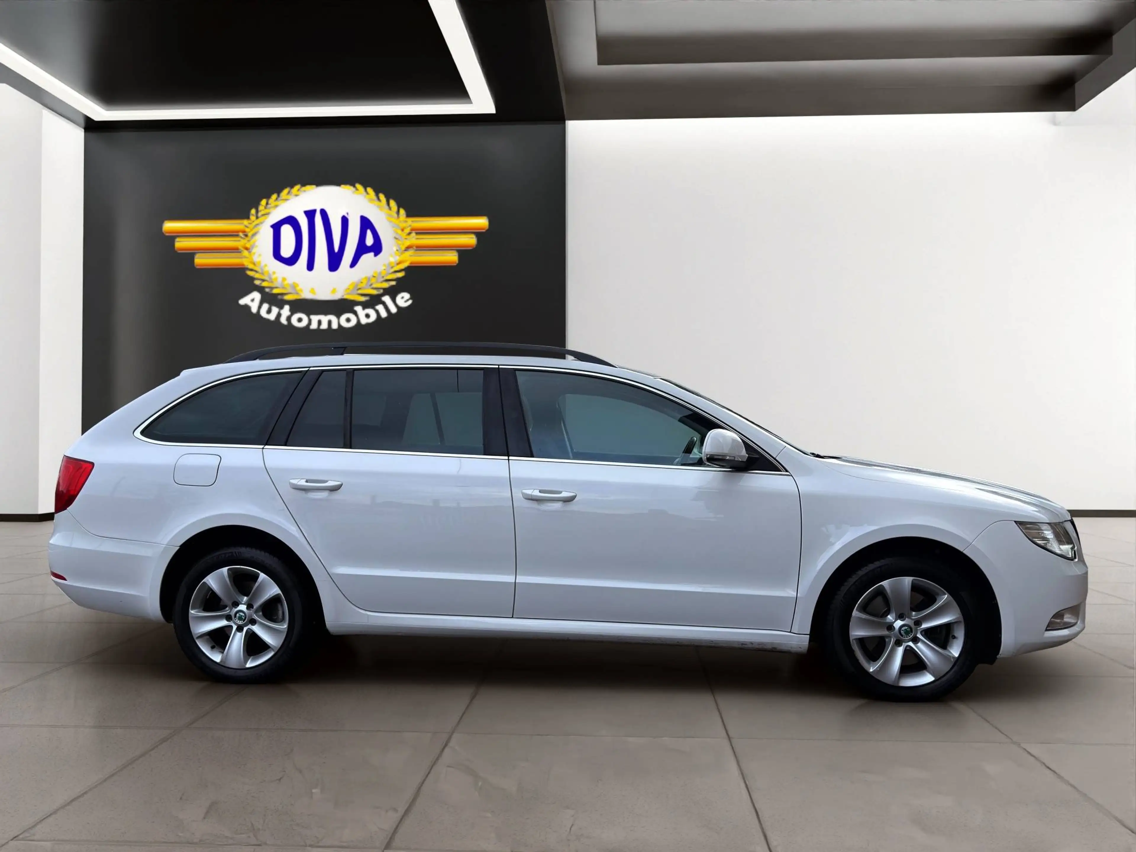 Skoda Superb 2.0 TDI Combi Ambition Automatik — photo 8