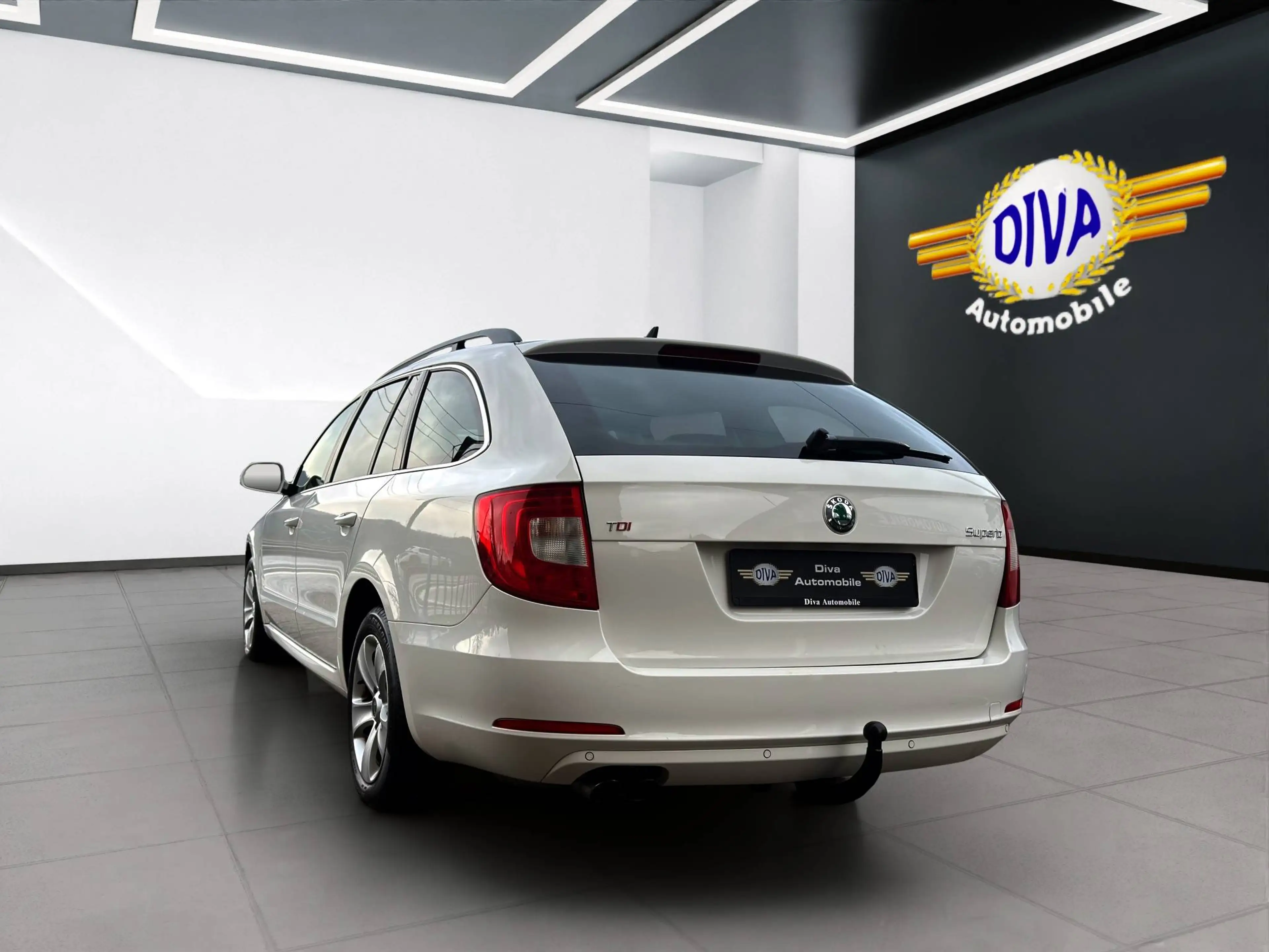 Skoda Superb 2.0 TDI Combi Ambition Automatik — photo 4