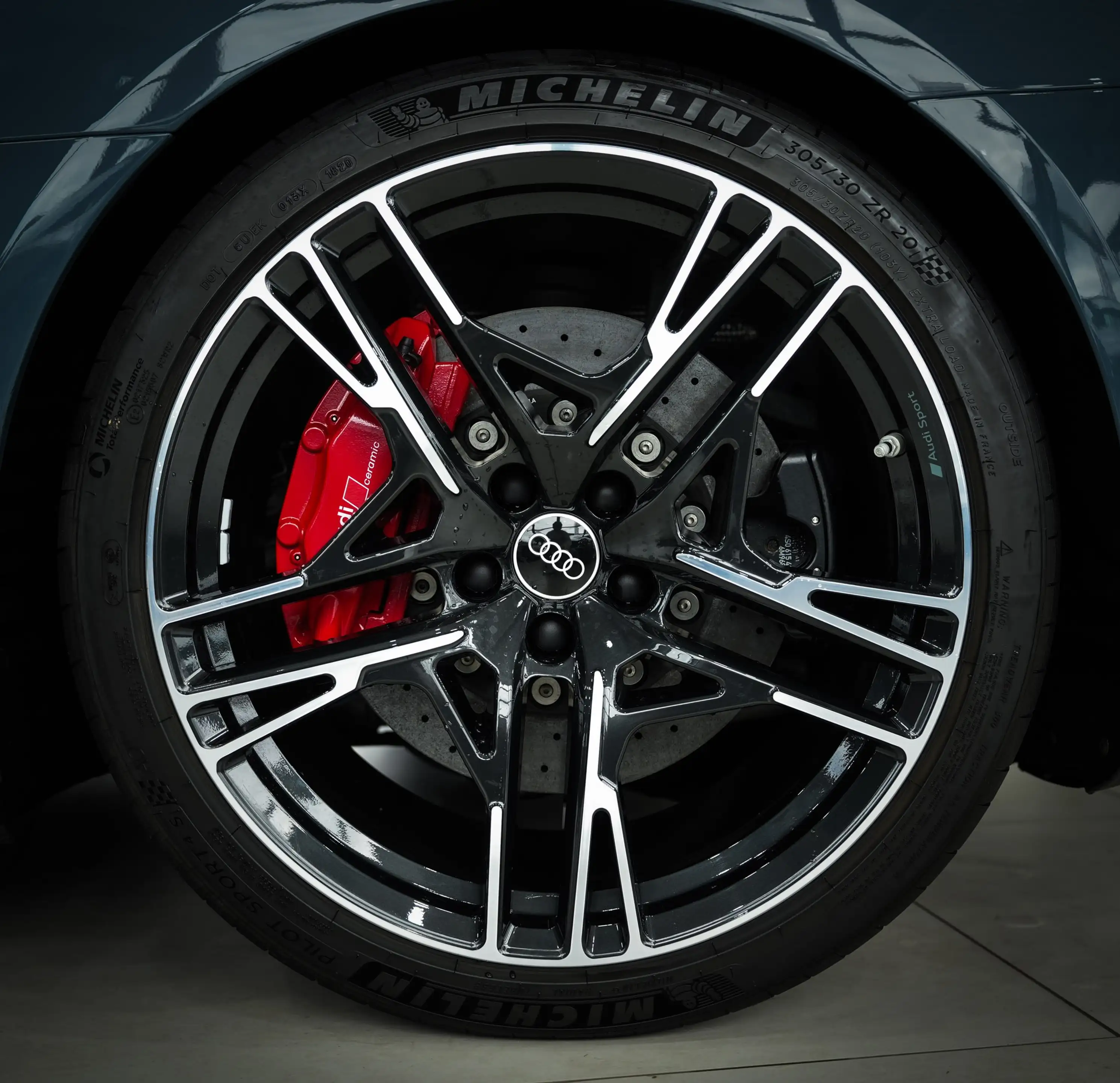 Audi R8 5.2 FSI quattro performance*CARBON*KERAMIK*1.HD* — photo 12