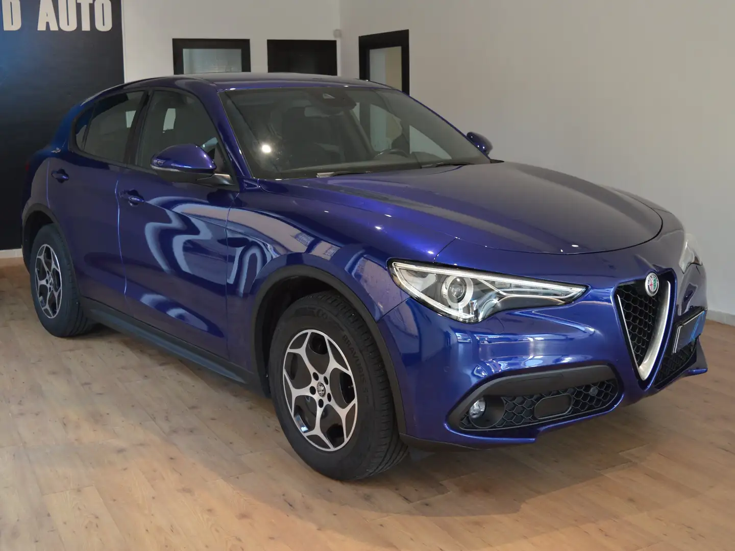Alfa Romeo Stelvio Stelvio 2.2 t Business Q4 190cv auto Blu/Azzurro - 2