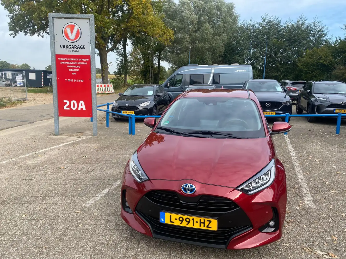 Toyota Yaris 1.5 Hybrid Dynamic | Origineel Nederlands | Adapti Rood - 2