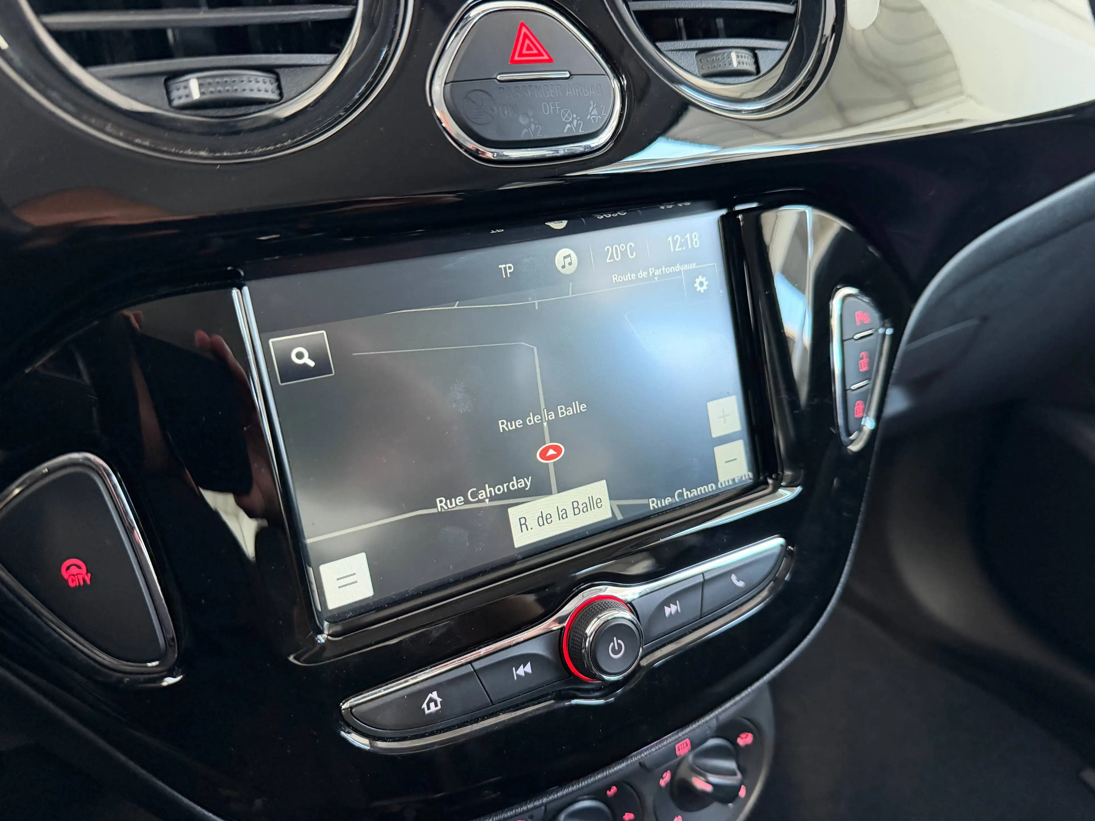 Opel Adam 1.2 - Carplay - Capteurs de recul - 1er propiétaire - 1 an de garantie — photo 11