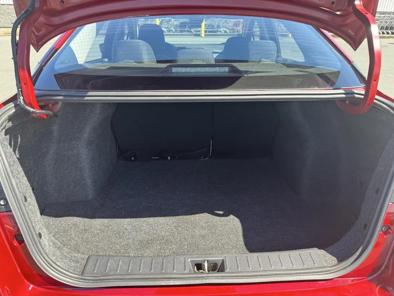 Nissan Versa снимка Nissan Versa