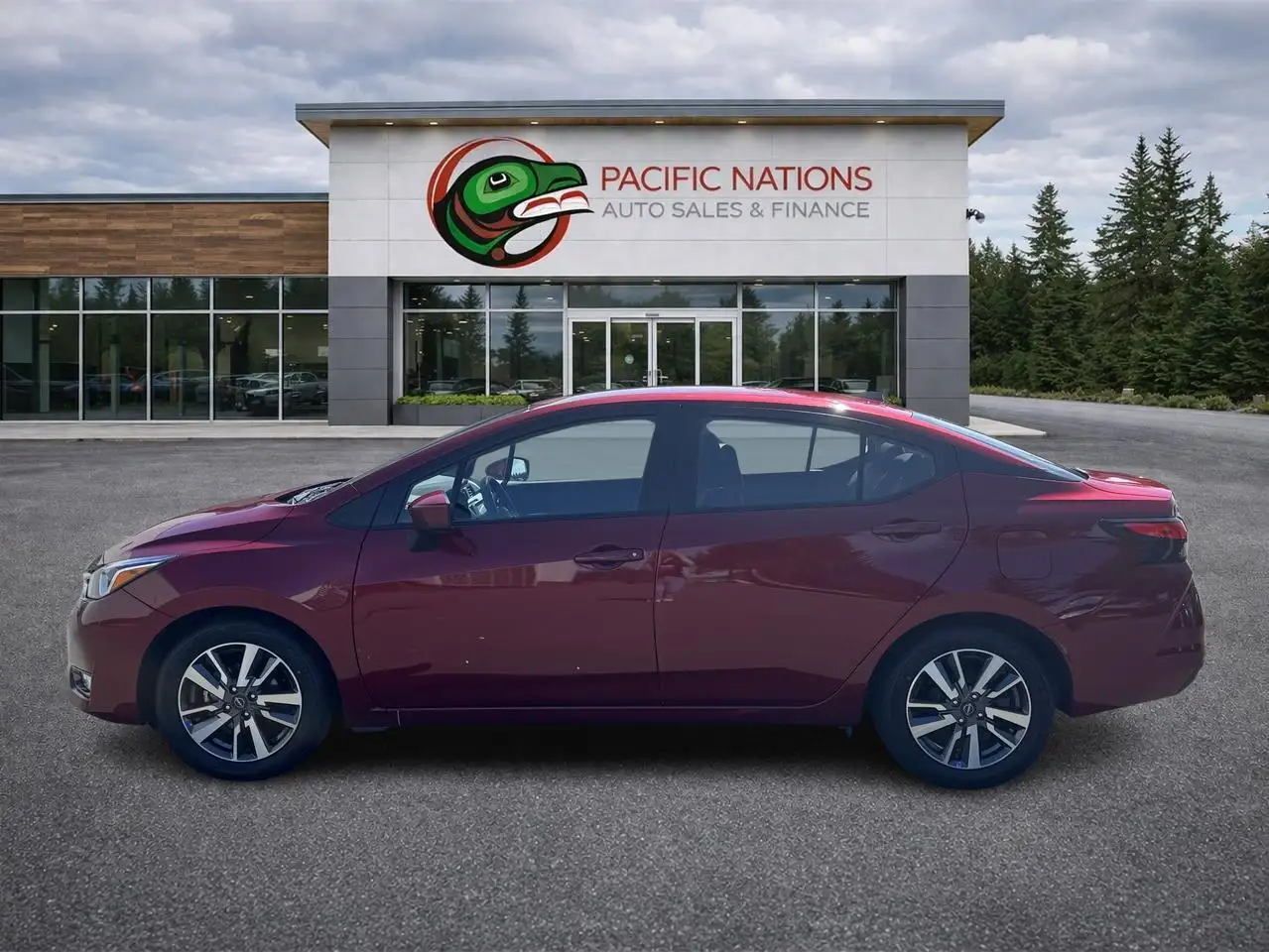 Nissan Versa снимка Nissan Versa