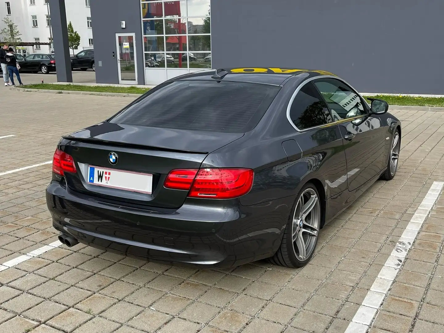 BMW 330 330d Coupé M-Packet N57 siva - 2
