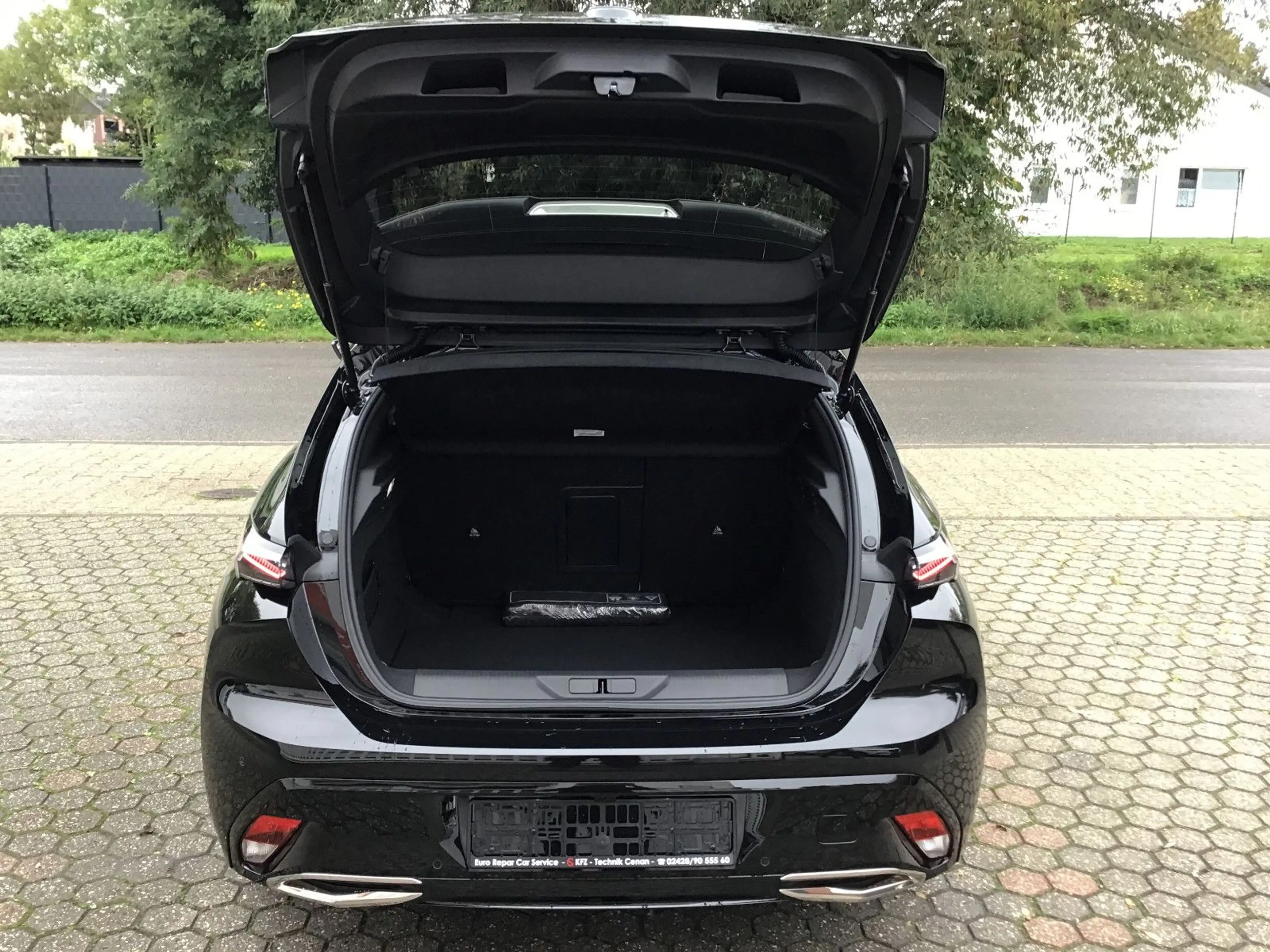 Peugeot 308 GT — photo 11