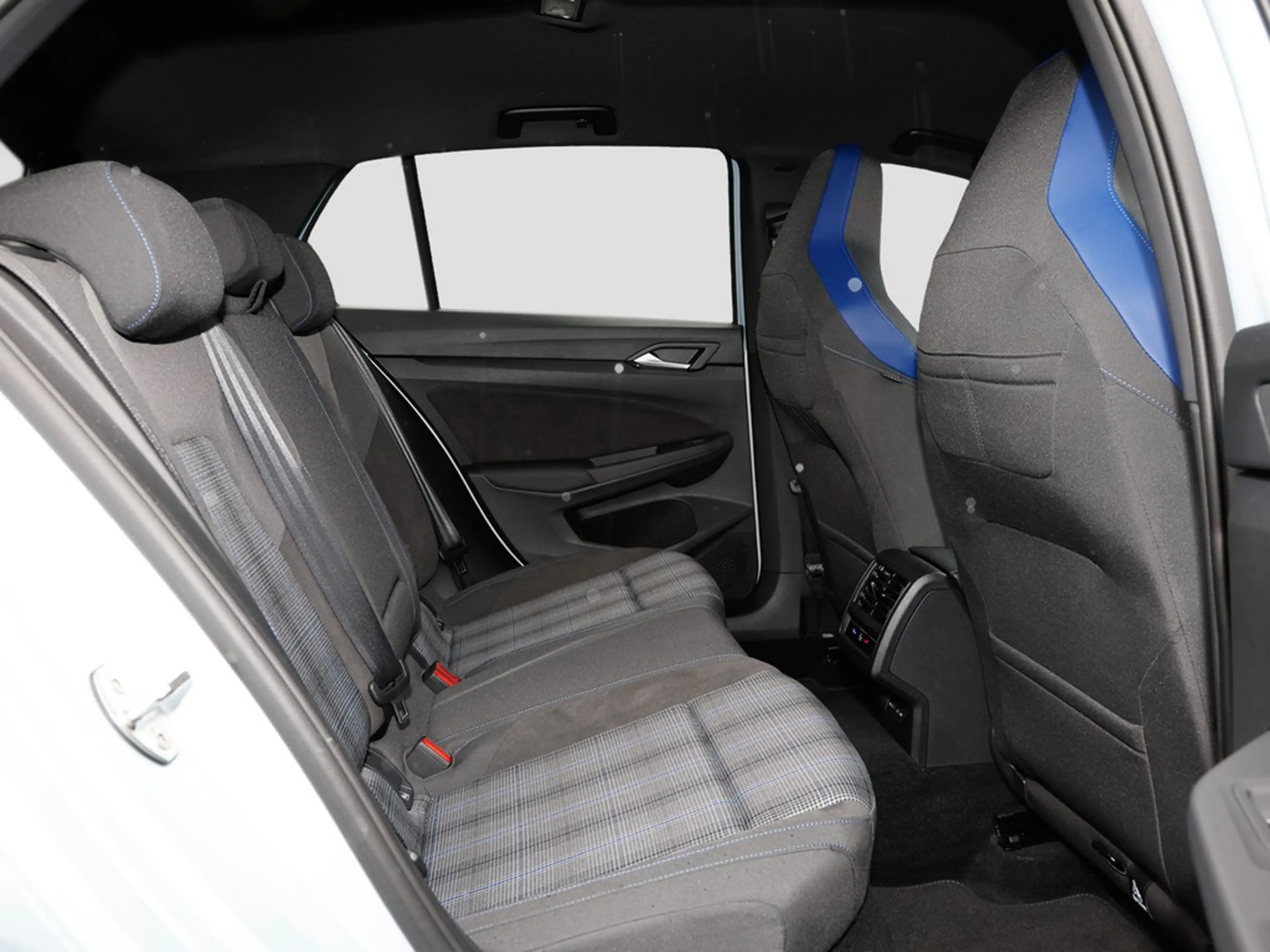 Volkswagen Golf GTE 1.5 TSI DSG eHybrid AHK/RFK/Navi — photo 12