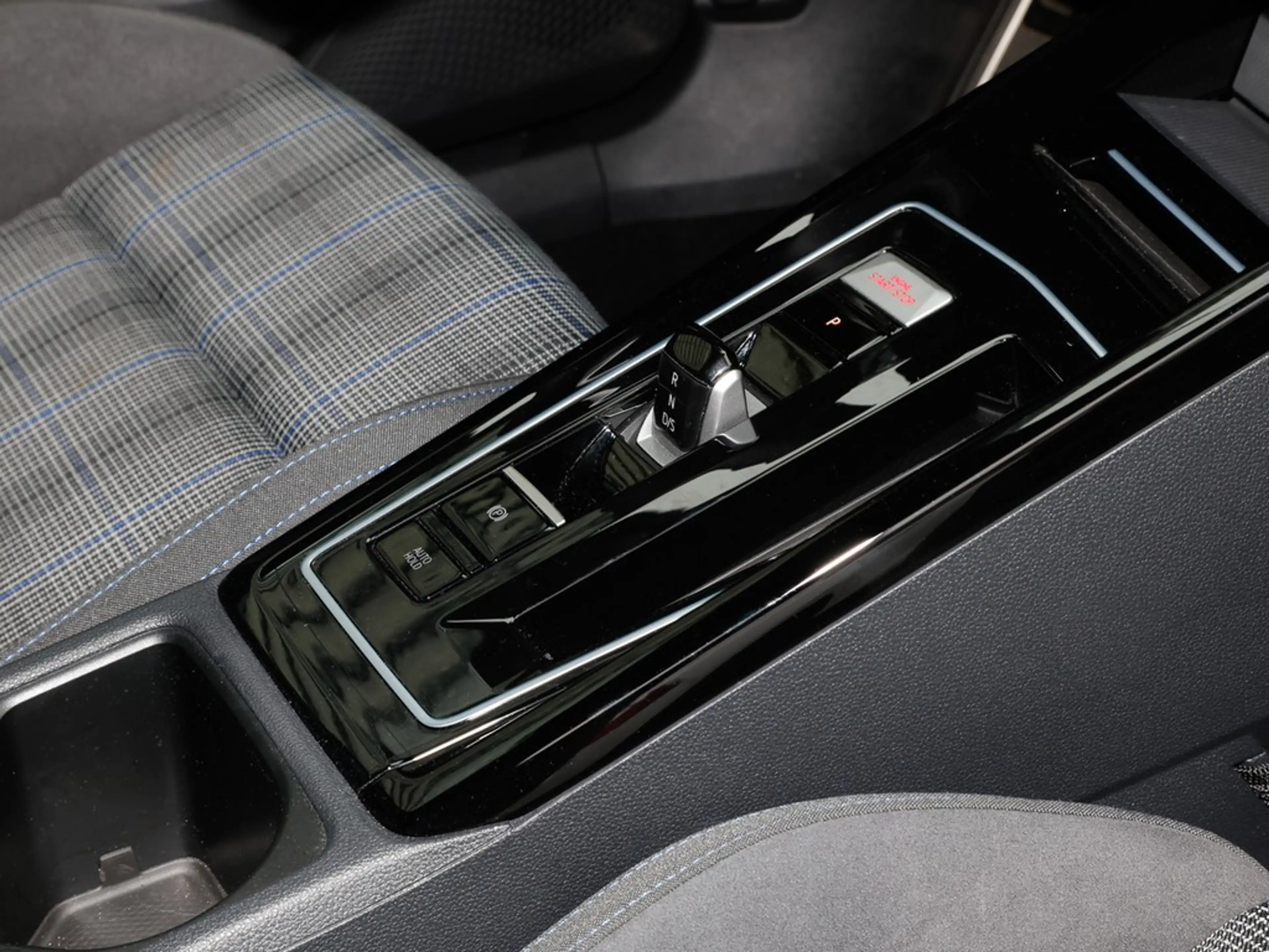 Volkswagen Golf GTE 1.5 TSI DSG eHybrid AHK/RFK/Navi — photo 11