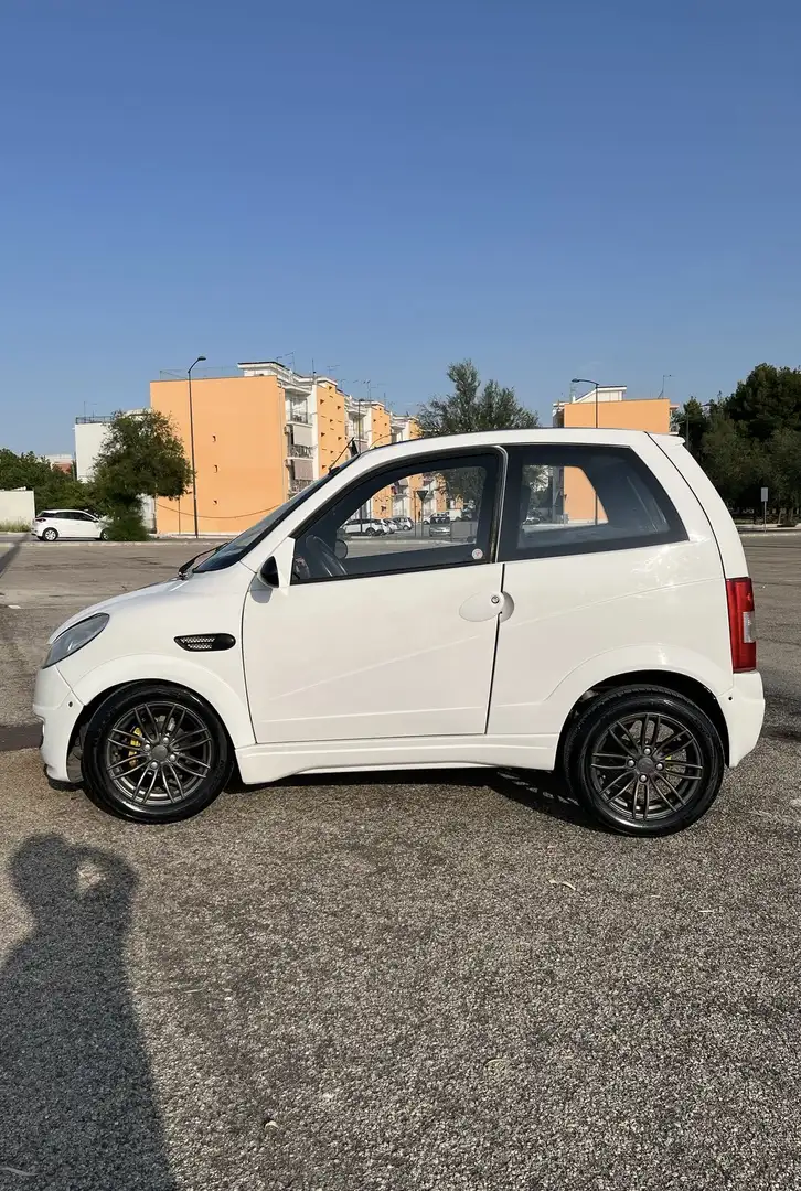 Ligier Due Білий - 1