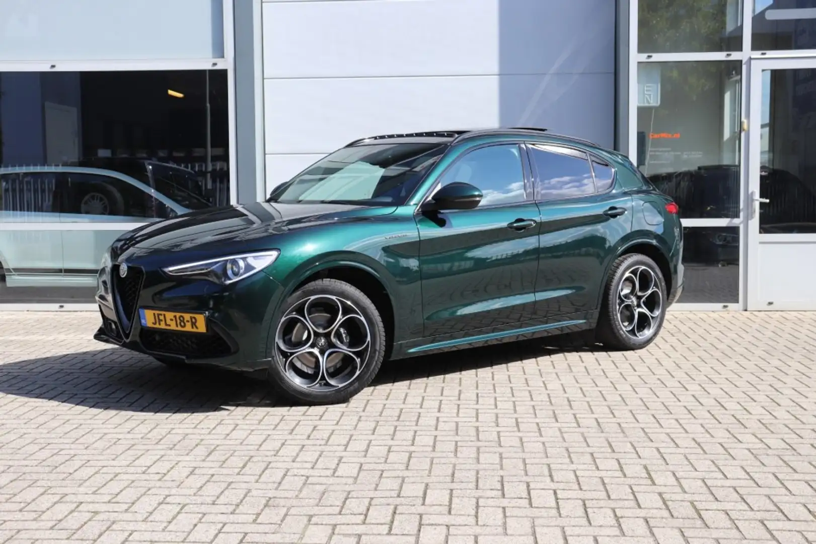 Alfa Romeo Stelvio 2.0 T Q4 280PK VELOCE/1E EIG./PAN.DAK/MY2020/20 Groen - 1