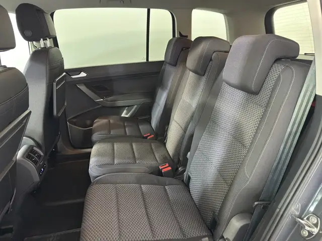 Volkswagen Touran view 15