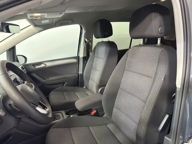 Volkswagen Touran view 13
