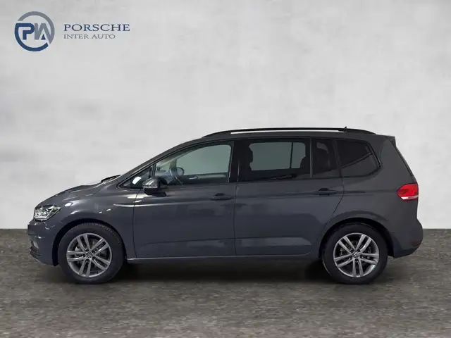 Volkswagen Touran view 3