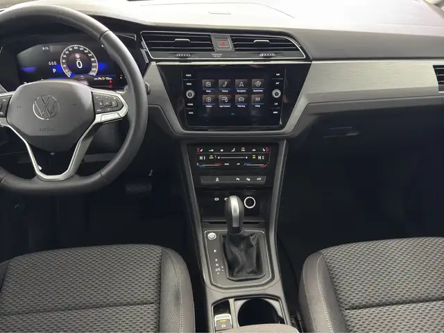 Volkswagen Touran view 10