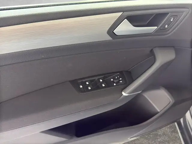 Volkswagen Touran view 14