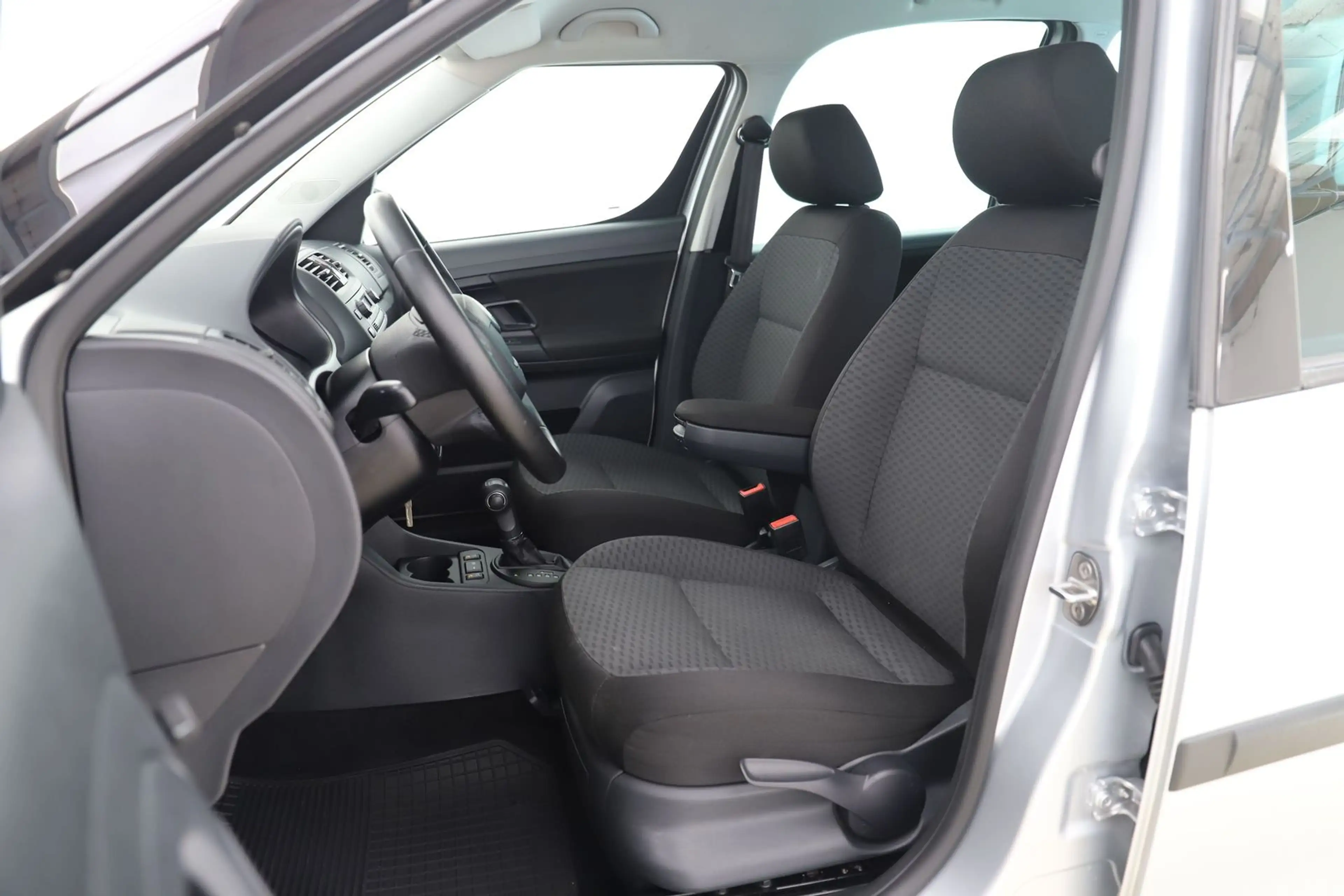 Skoda Roomster 1.2TSI 105PS Automatik Style Carplay — photo 9