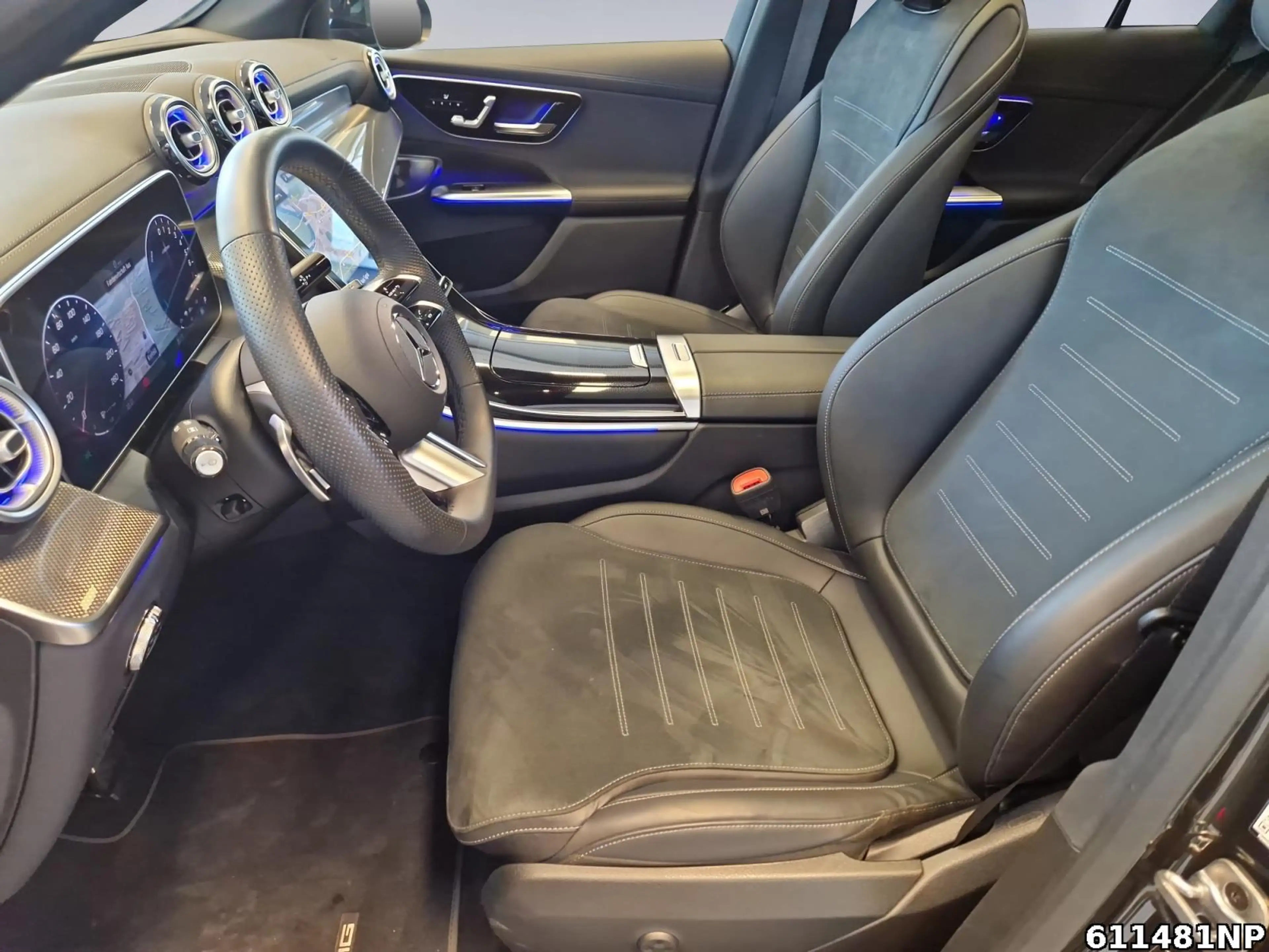 Mercedes-Benz GLC 300 e 4M AMG Pano AHK NightDistronic Memory — photo 11
