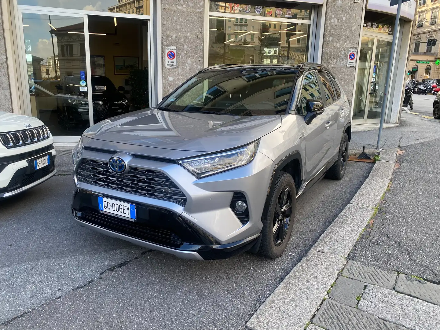 Toyota RAV 4 Rav4 2.5 vvt-ie h Black Edition awd-i 222cv e-cvt Grigio - 1