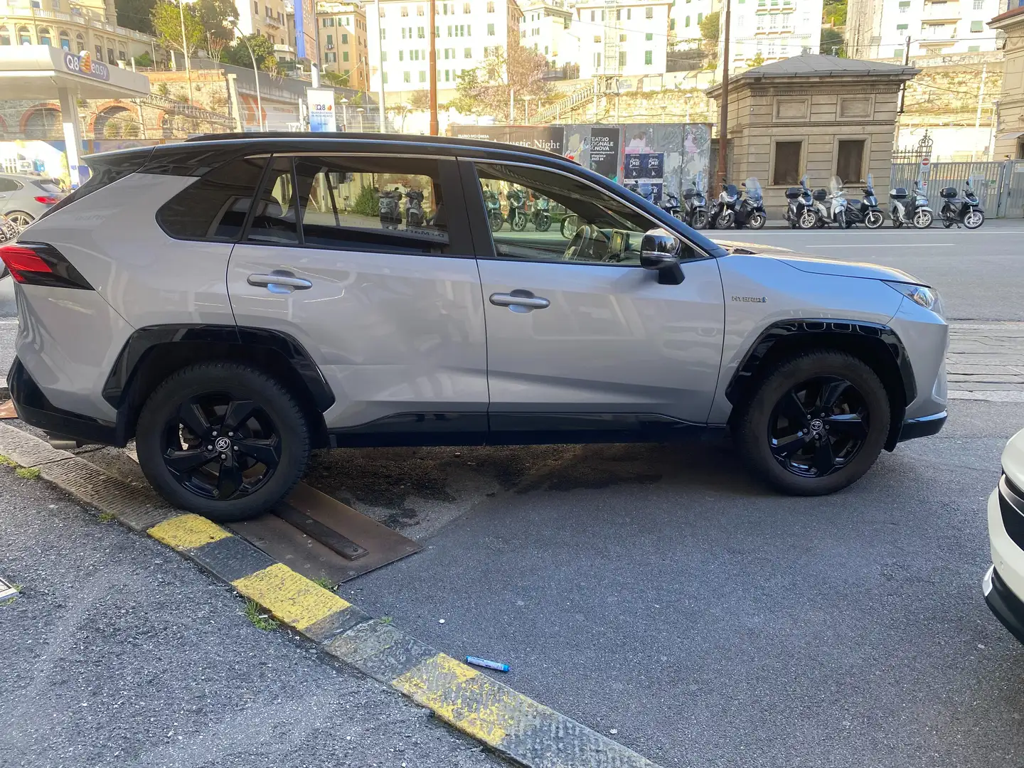 Toyota RAV 4 Rav4 2.5 vvt-ie h Black Edition awd-i 222cv e-cvt Grigio - 2