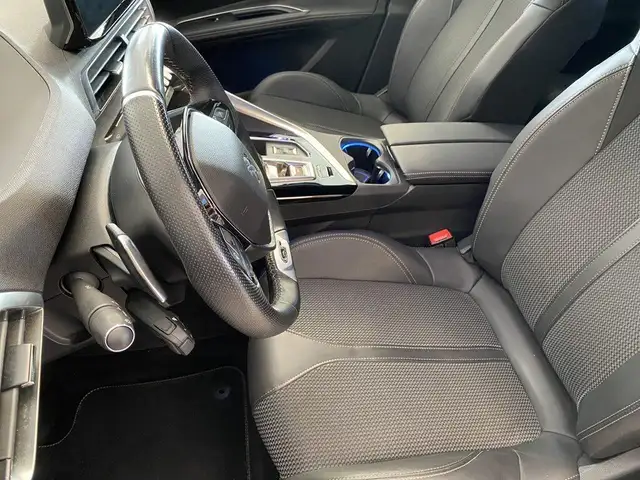 Peugeot 5008 view 7