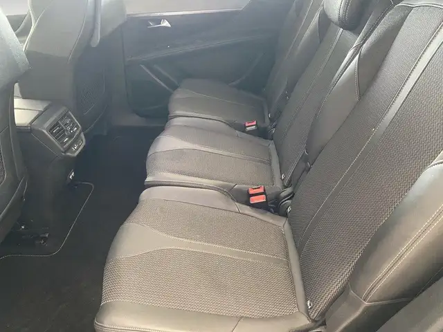 Peugeot 5008 view 8