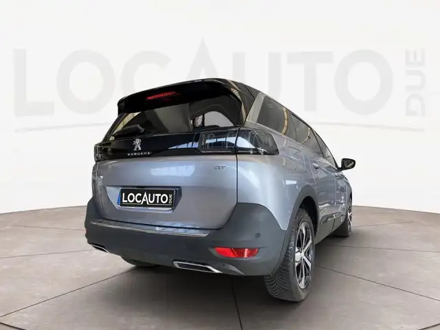 Peugeot 5008 view 4