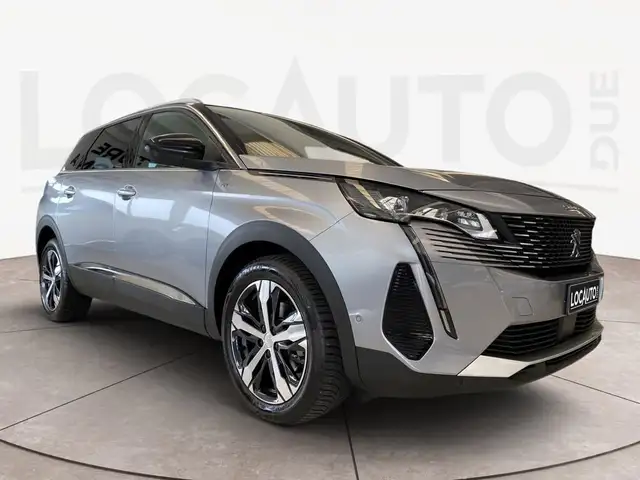 Peugeot 5008 view 3