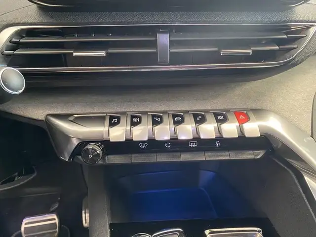 Peugeot 5008 view 12