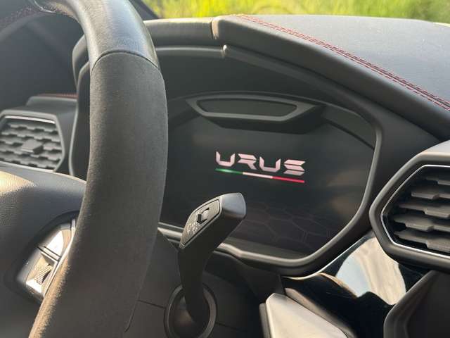 Lamborghini Urus 4.0 V8*HUD*360*PANO*CERAMIC*B&O*