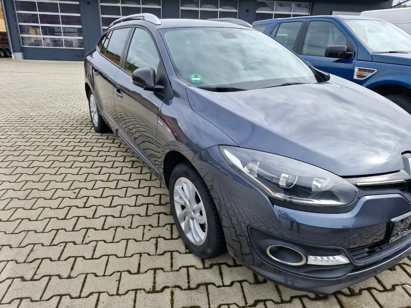 Renault Megane III Grandtour Authentique Grau - 2