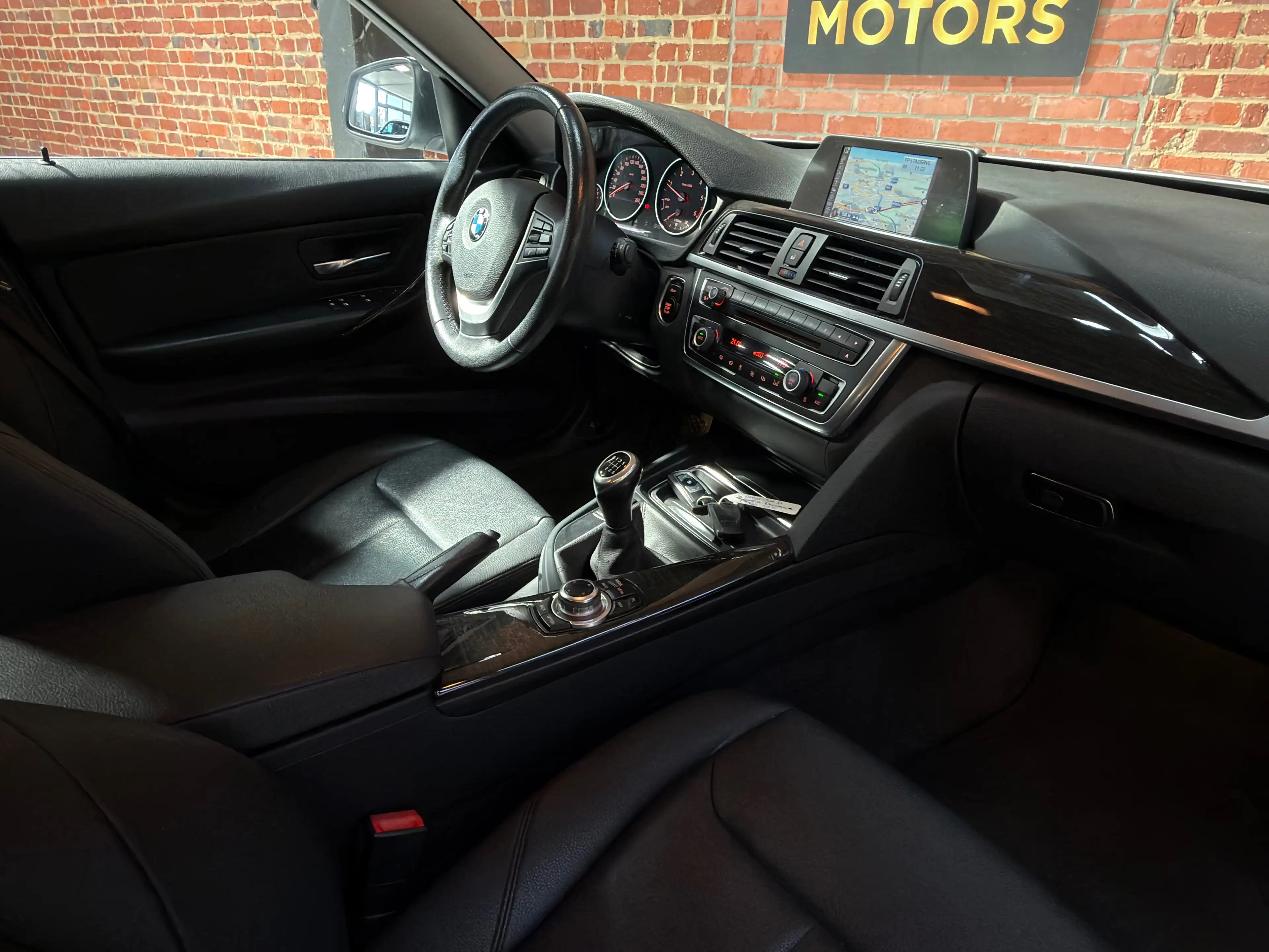 BMW 316 D Touring Luxury Line - Leder - Xenon - Navi — photo 13