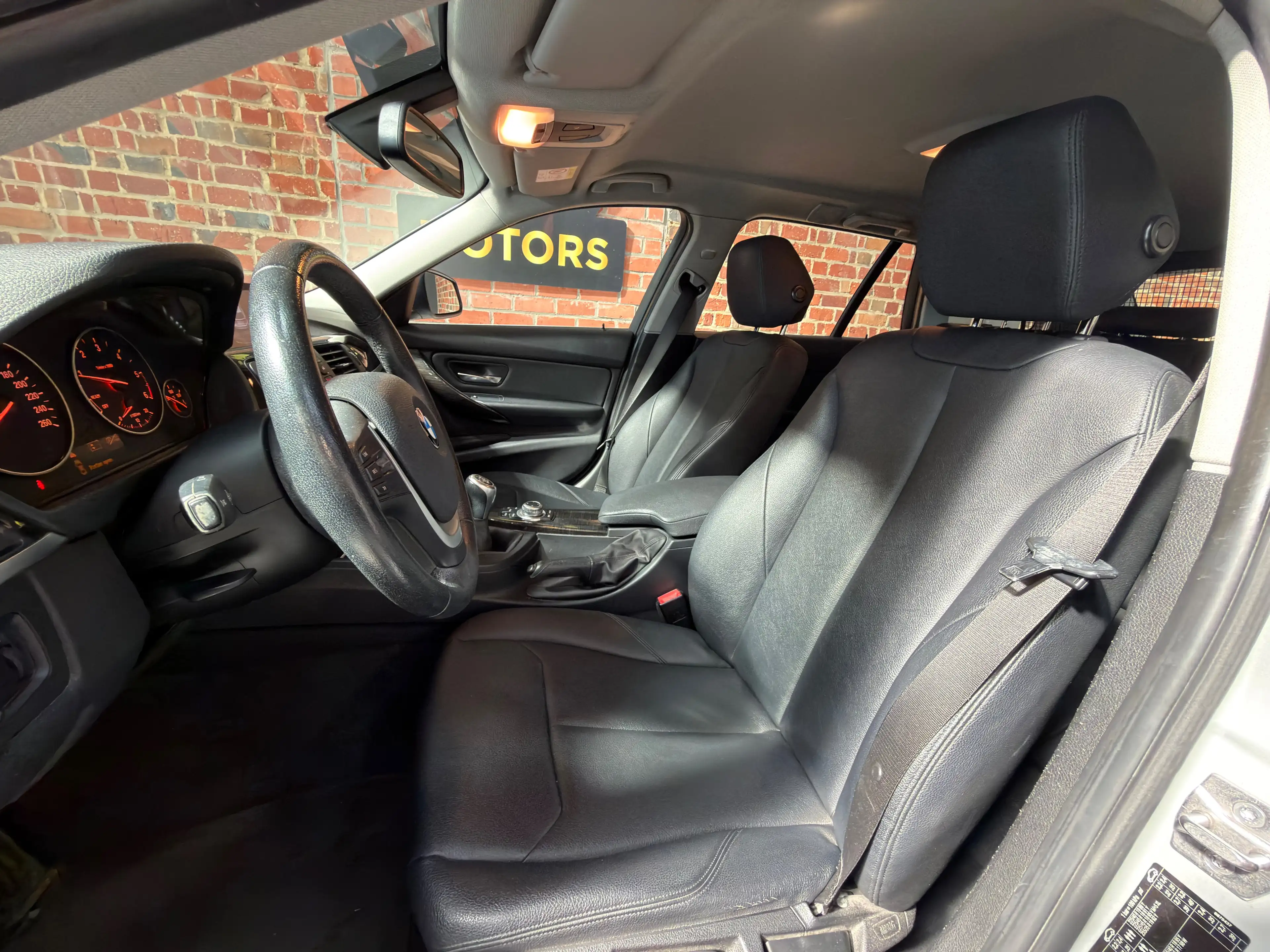 BMW 316 D Touring Luxury Line - Leder - Xenon - Navi — photo 8