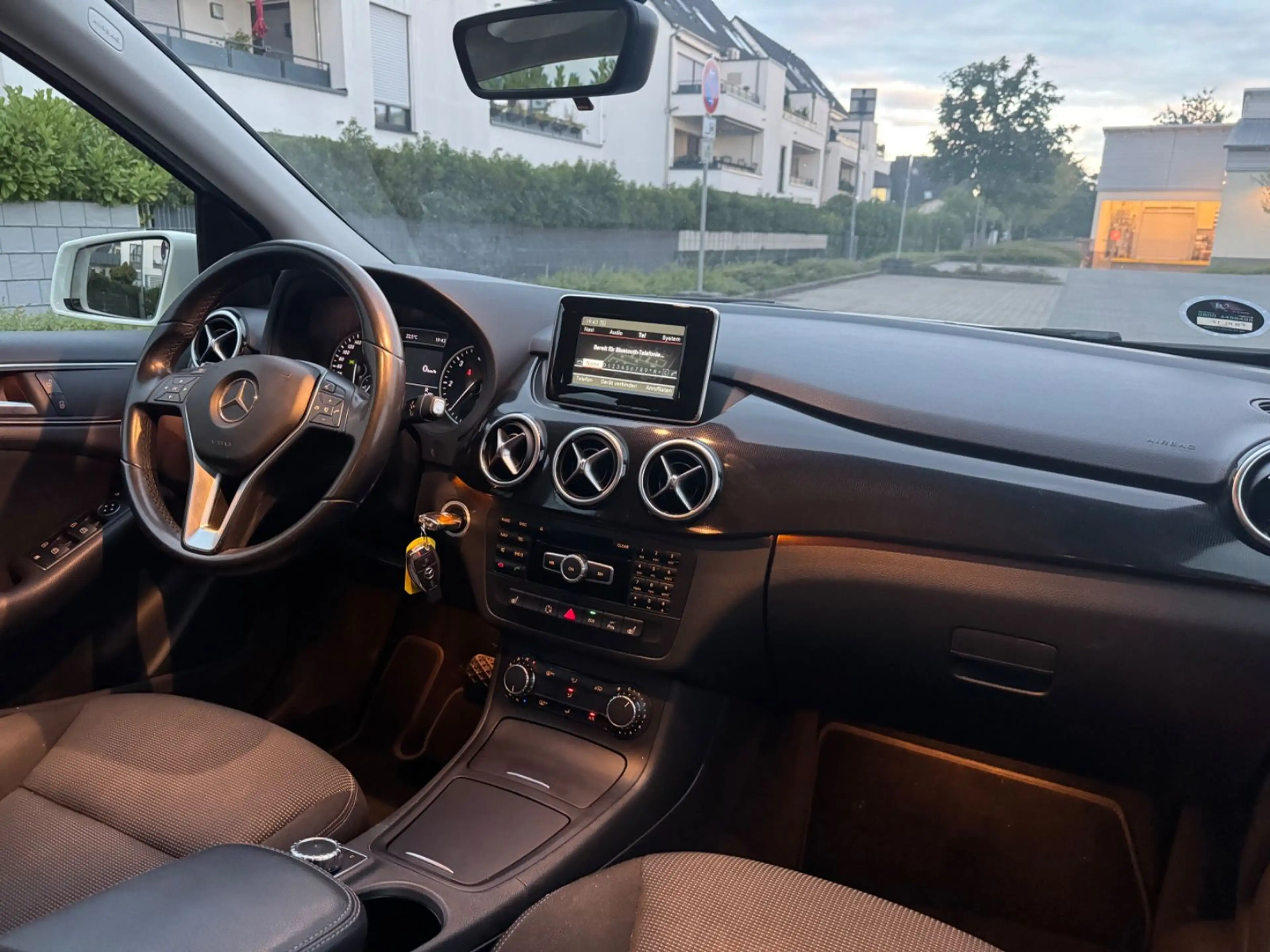 Mercedes-Benz B 180 CDI*Xenon*SHZ*PDC*2.Hand — photo 9