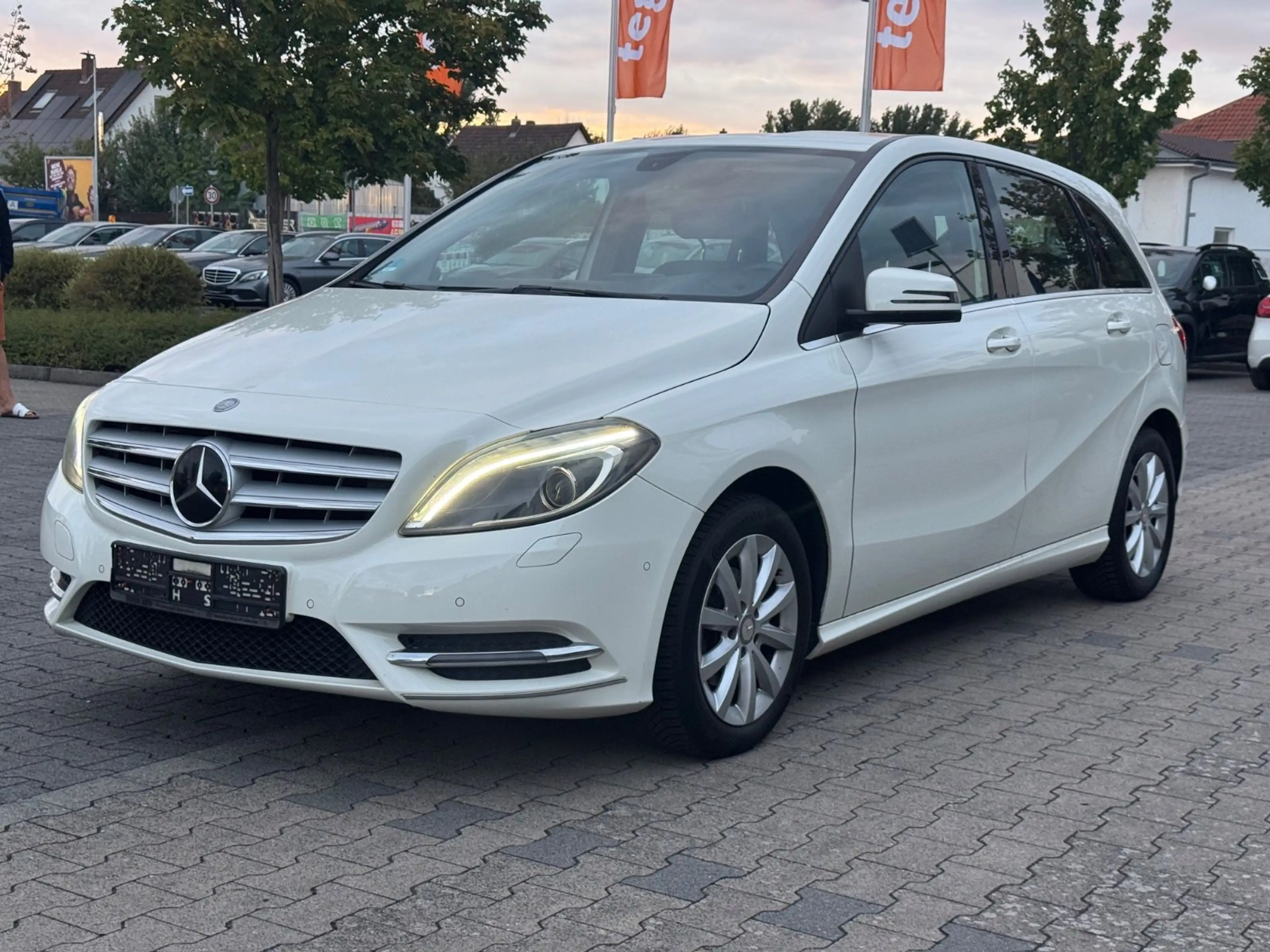 Mercedes-Benz B 180 CDI*Xenon*SHZ*PDC*2.Hand — photo 2