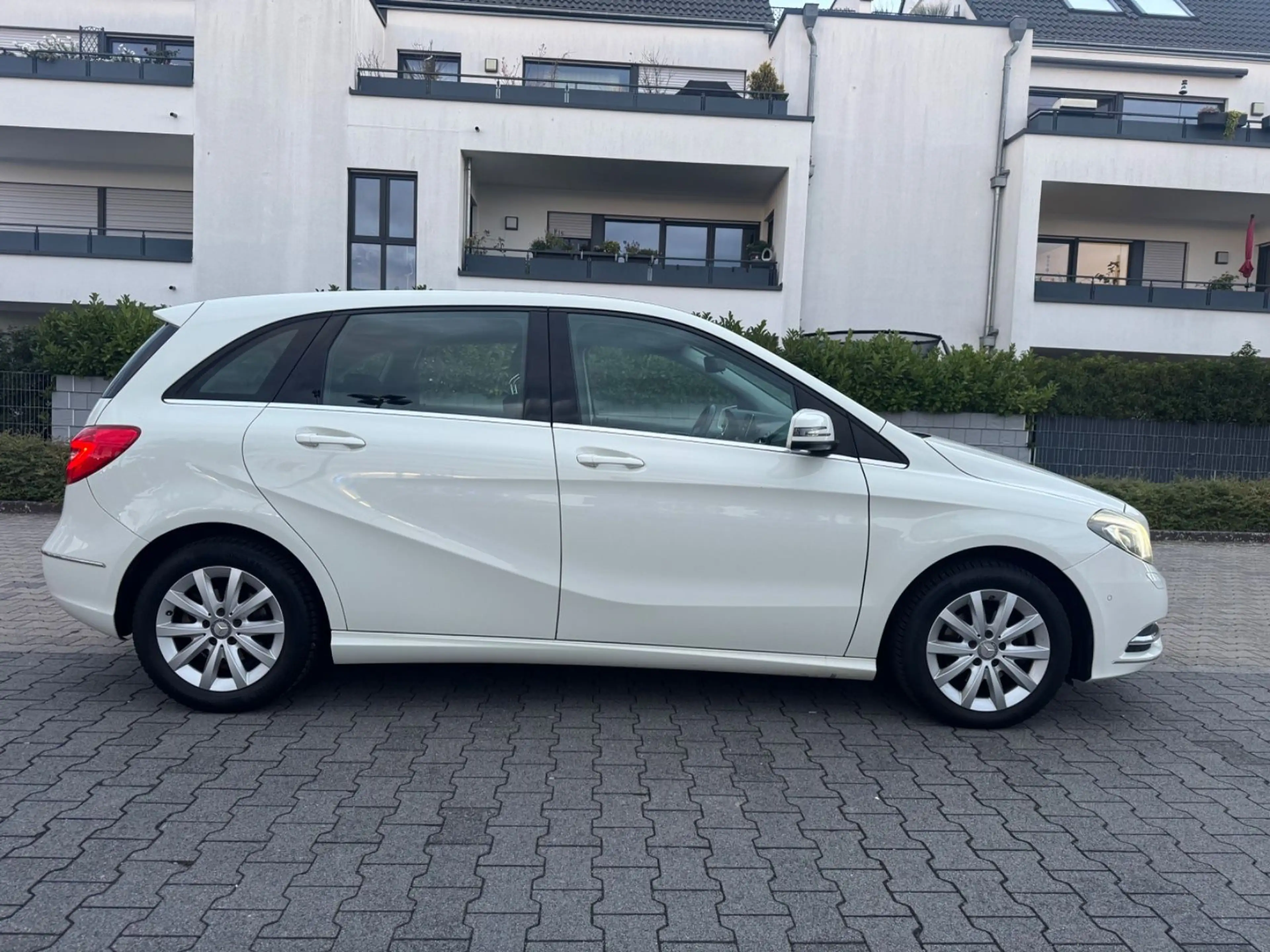 Mercedes-Benz B 180 CDI*Xenon*SHZ*PDC*2.Hand — photo 7