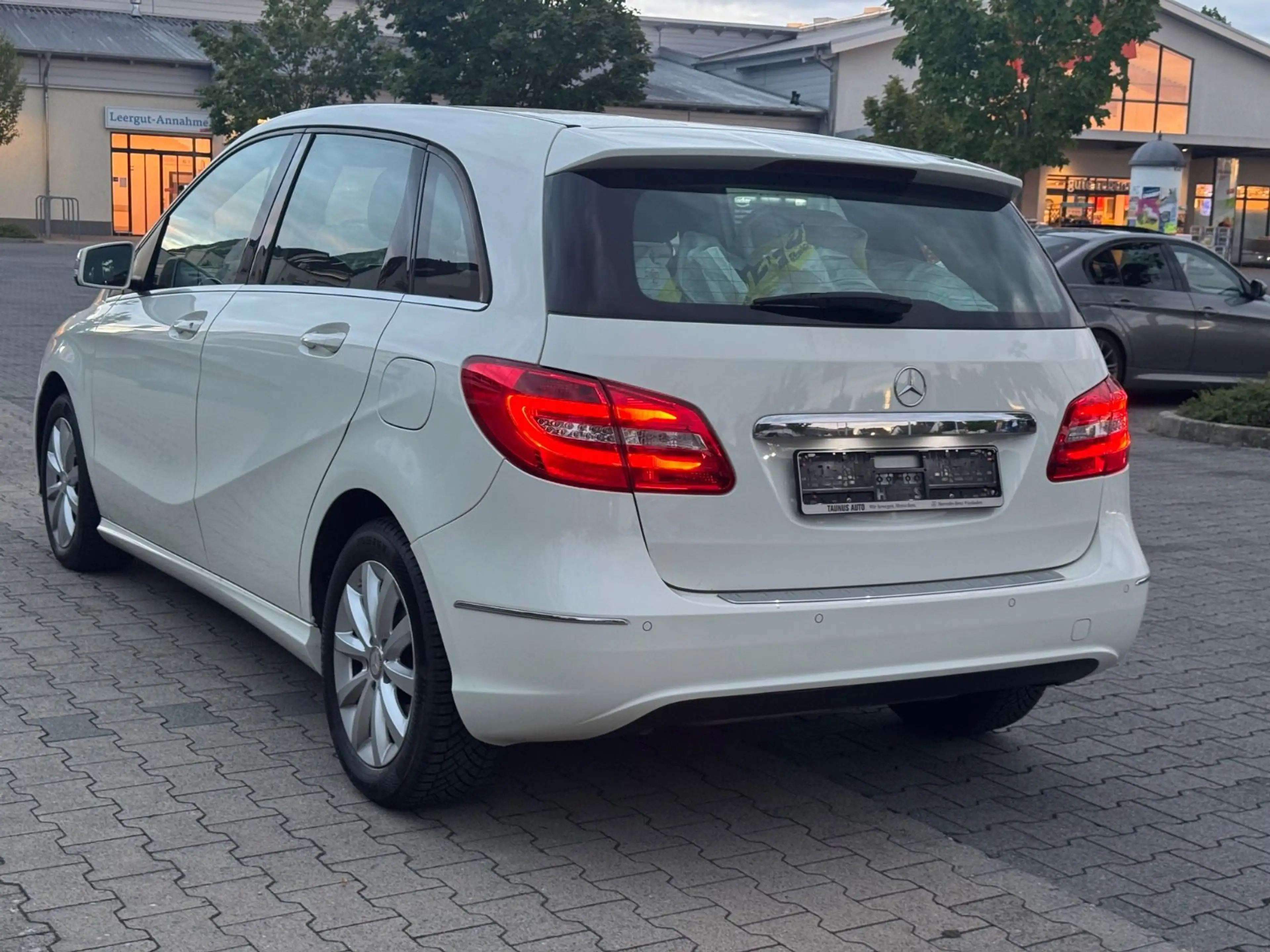 Mercedes-Benz B 180 CDI*Xenon*SHZ*PDC*2.Hand — photo 3