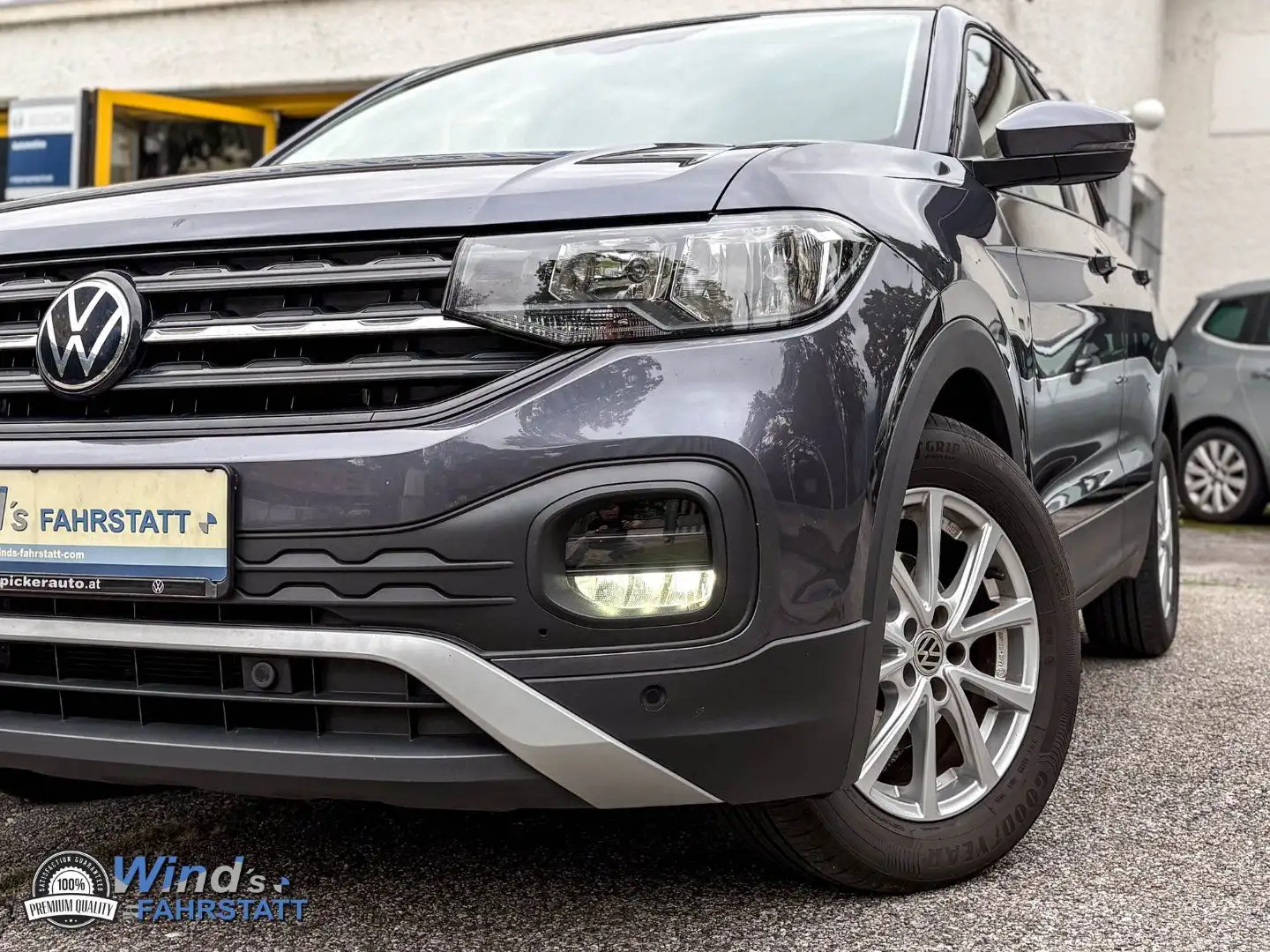 Volkswagen T-Cross 1.0 TSI OPF Grau - 2