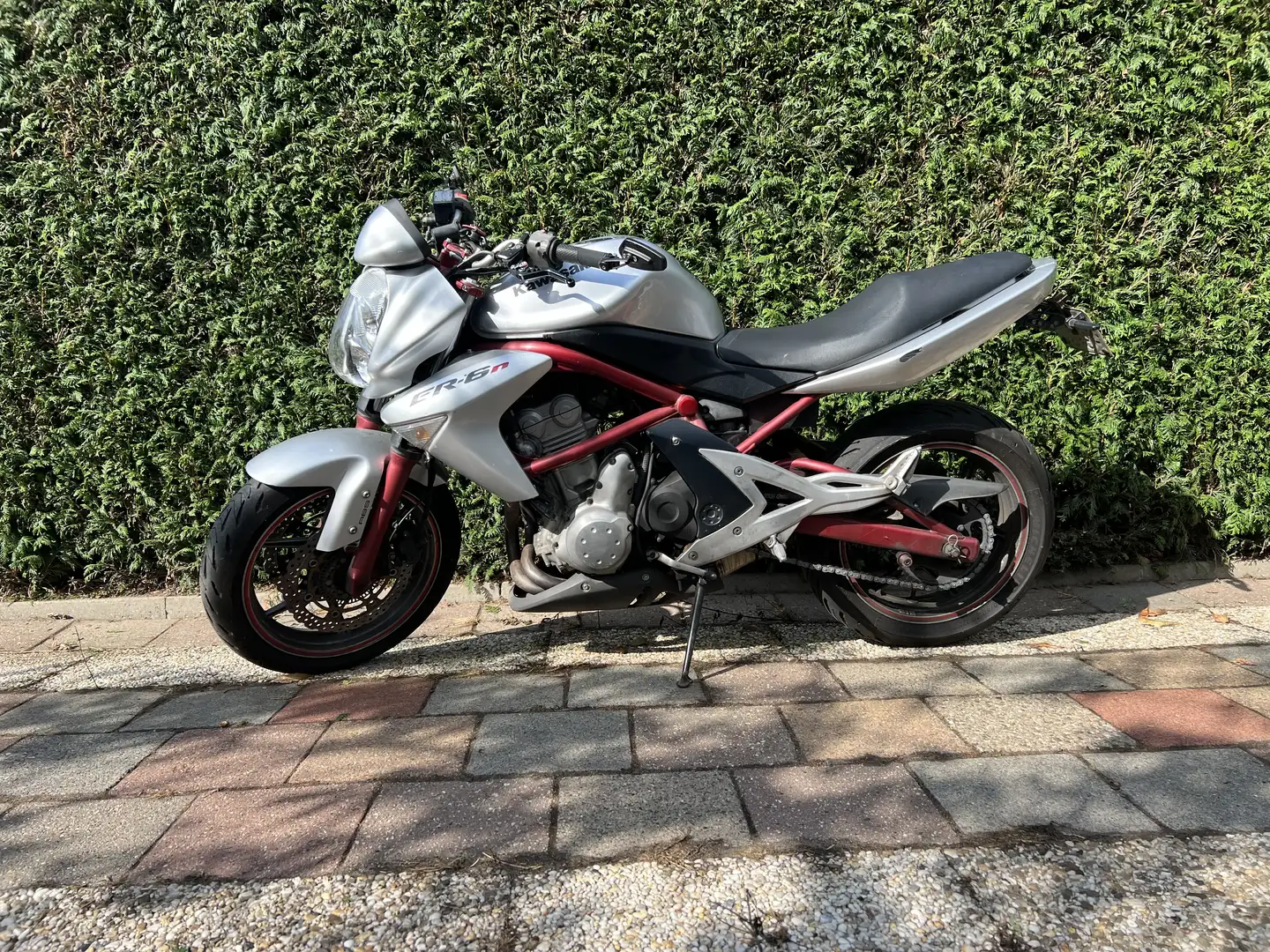 Kawasaki ER - 6 N Grijs - 1