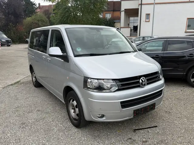Volkswagen T5 Caravelle Transporter T5 TDI  DSG 5-Sitzer  AHK  2 Schiebetüren