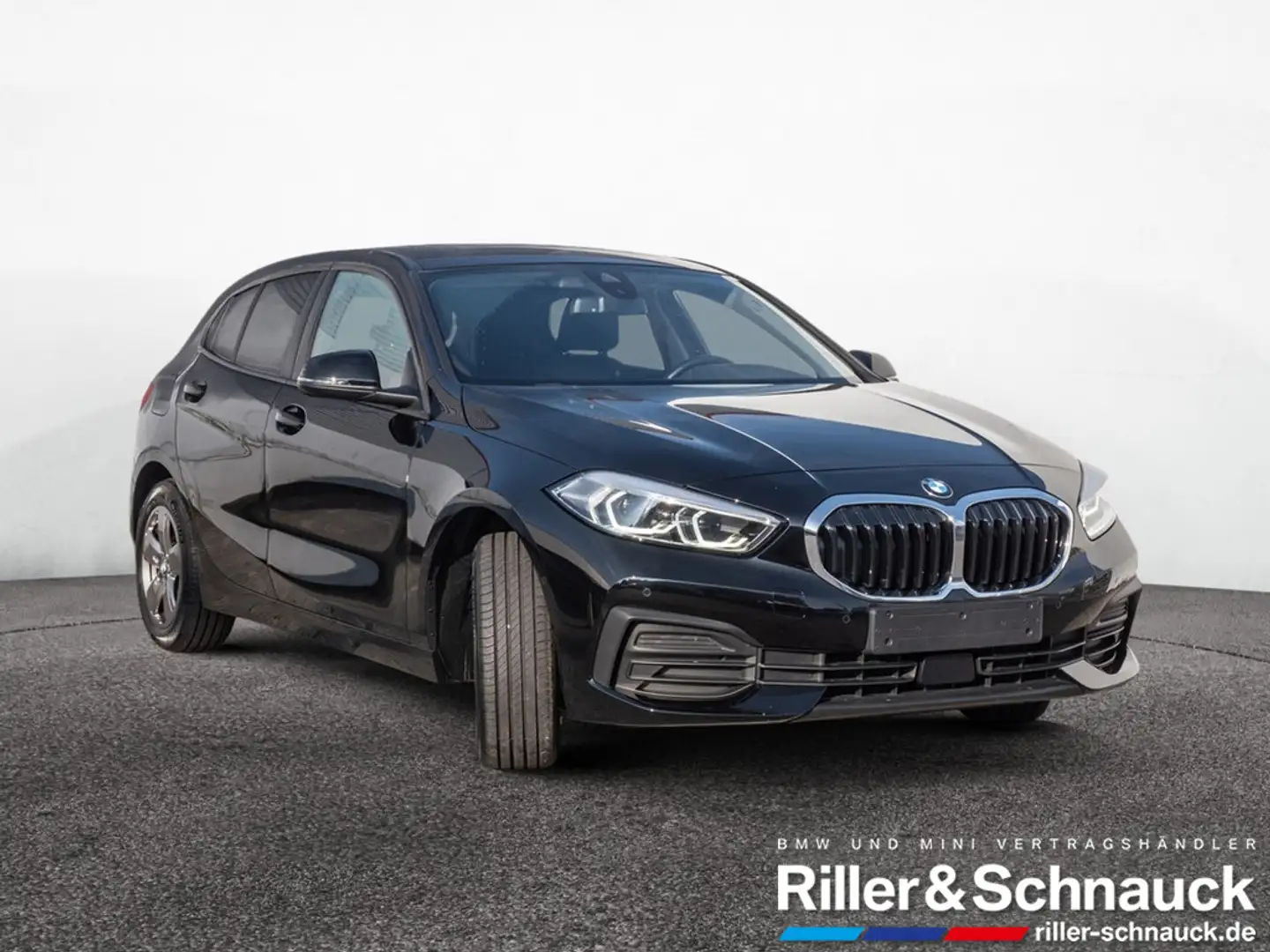 BMW 118 i Advantage LED+NAVI+KLIMAAUT+SITZHZG+PDC+ Schwarz - 2