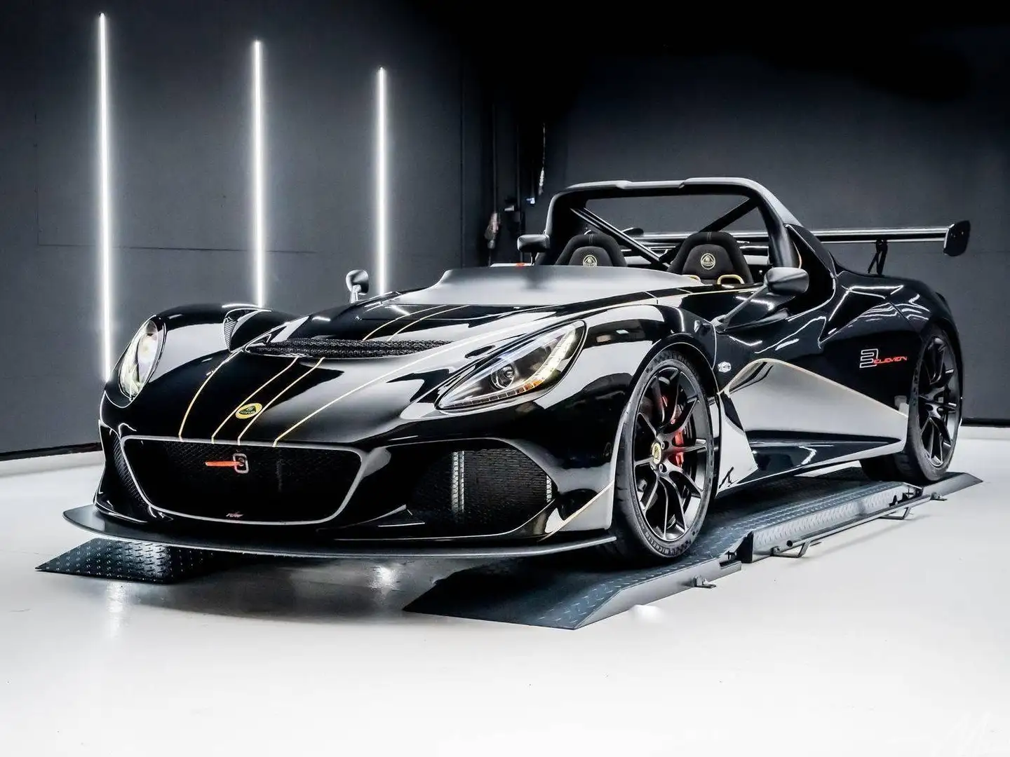 Lotus 3-Eleven 410 Final Edition Schwarz - 1