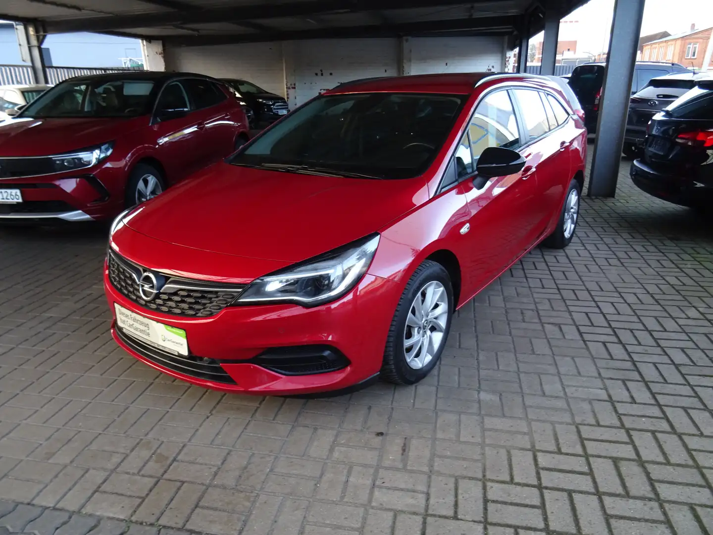 Opel Astra Edition Start/Stop Rouge - 1