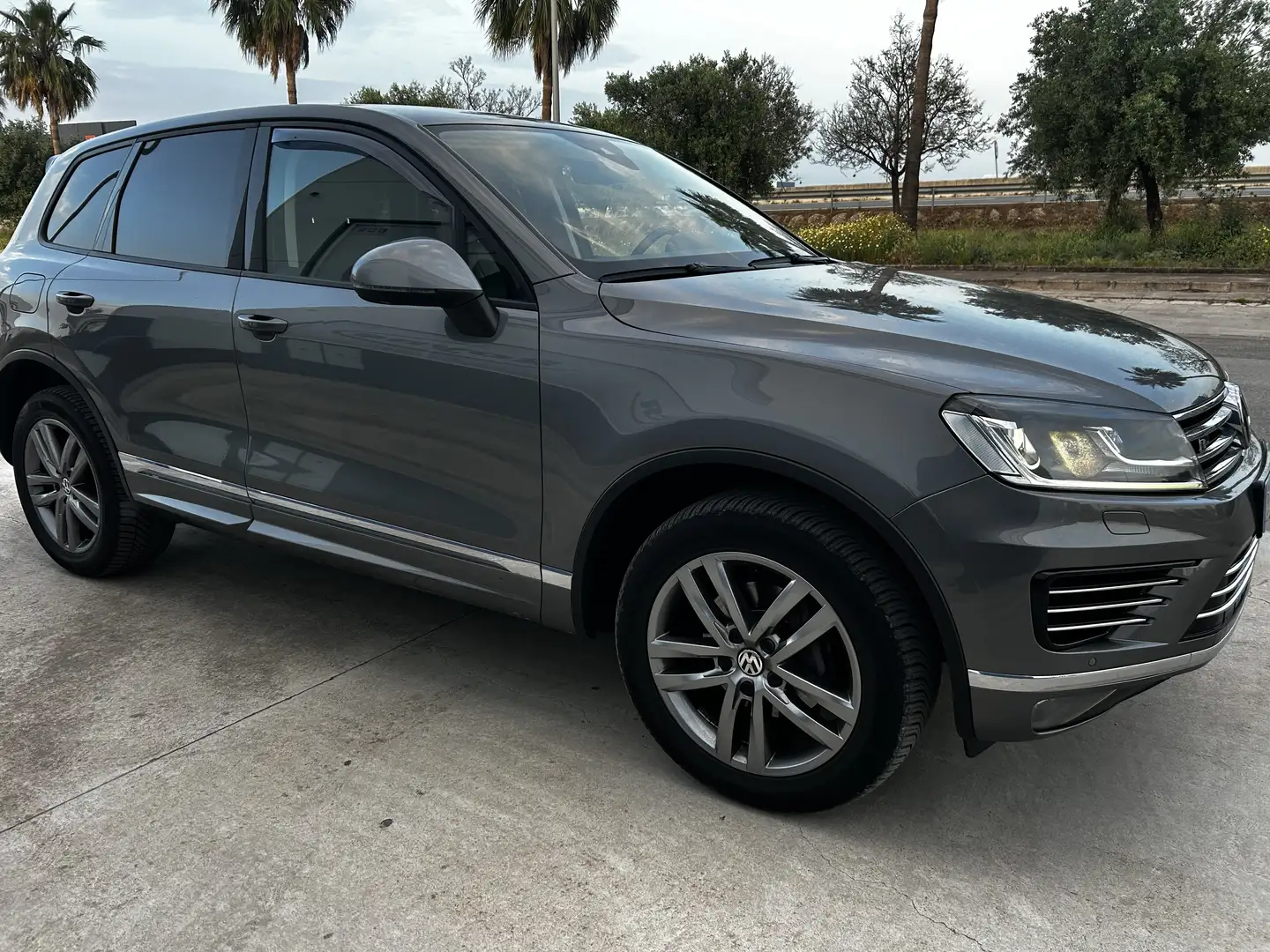 Volkswagen Touareg 3.0TDI V6 BMT R-Line 193kW Tiptronic - 2